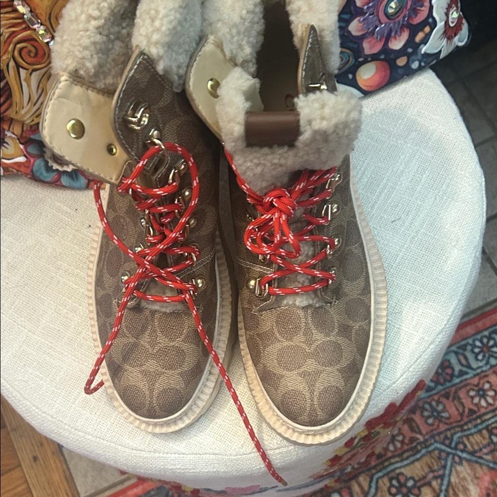 Coach Brown Winter Boots with Red Laces - Picture 4 of 4